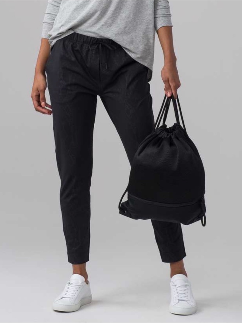 lululemon athletica Black Cropped Drawstring Joggers pants animal print snake